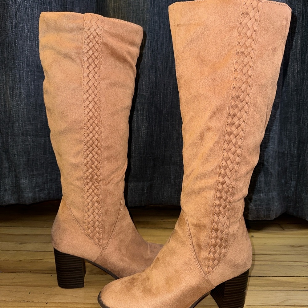 Women's Tan Knee-High Boots